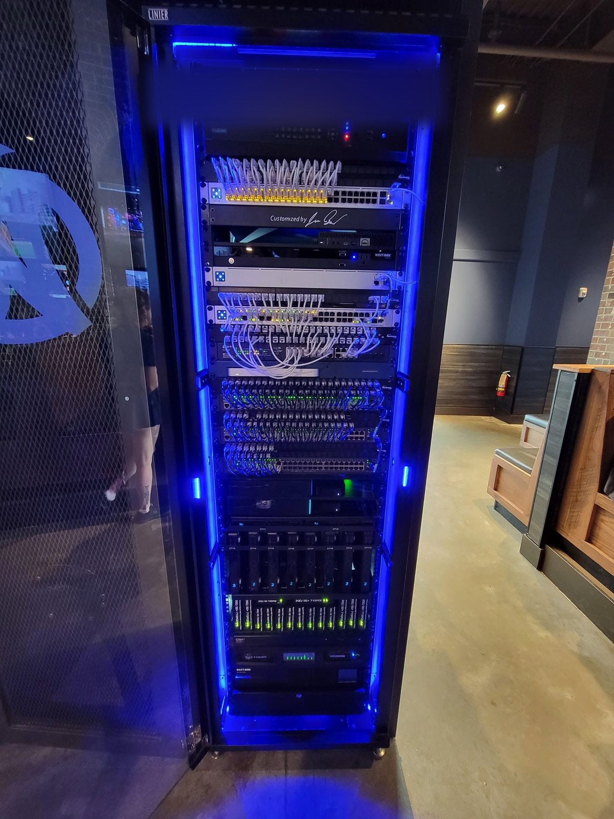 Teknify rack install, restaurant